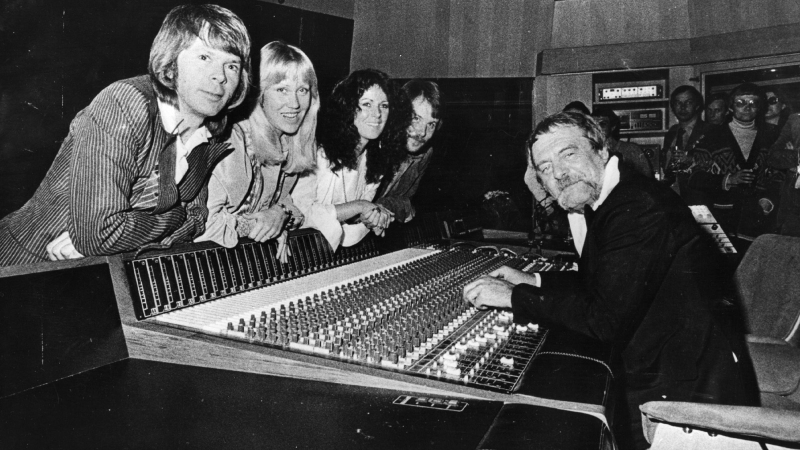 Illustration for article titled 11 Amazing Soundboards For Your Listening Pleasure